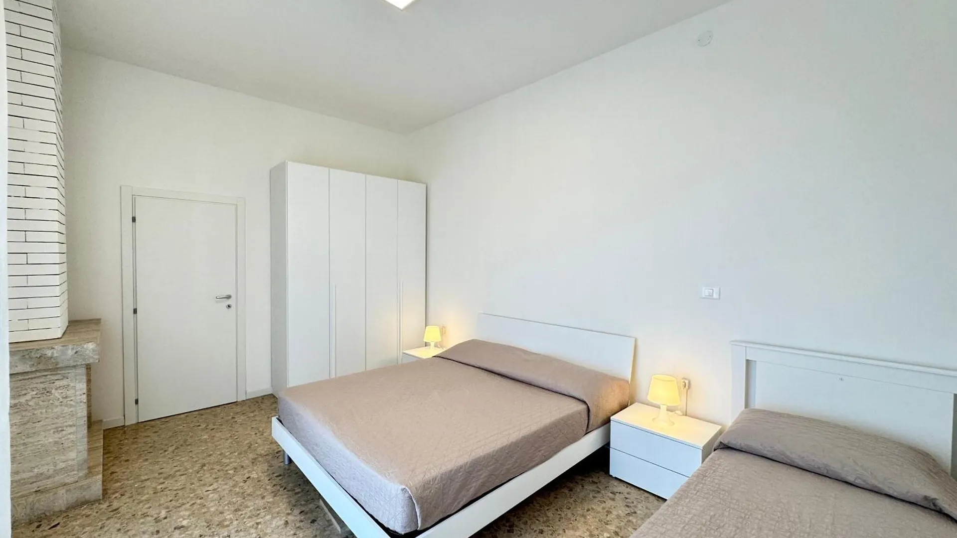 Villa Fronte Mare-Carraro Immobiliare Jesolo - Family Apartments 0*, Lido di Jesolo Olaszország