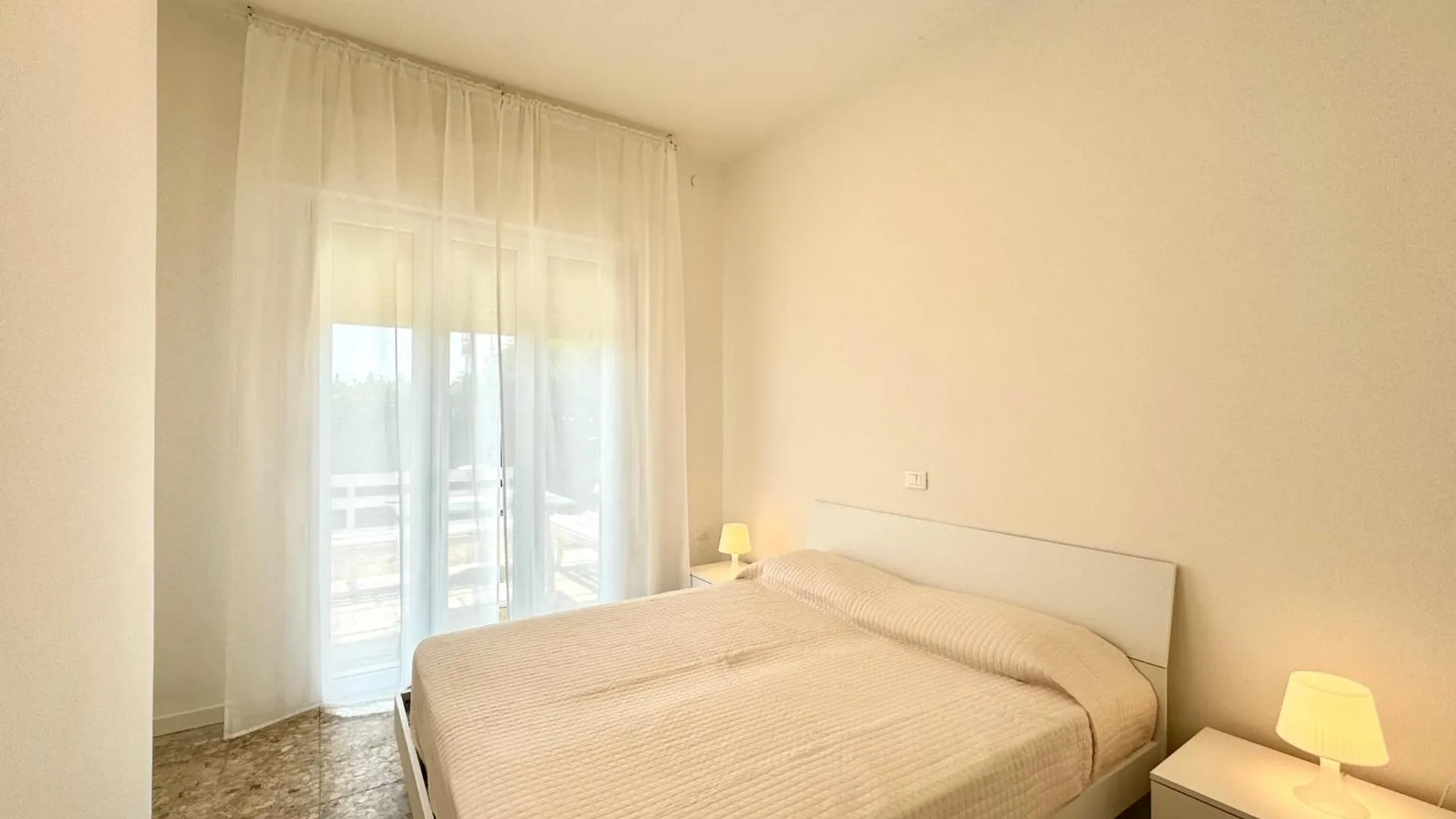 Villa Fronte Mare-Carraro Immobiliare Jesolo - Family Apartments Lido di Jesolo